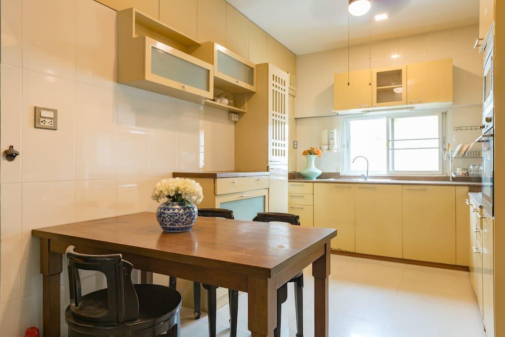 Artisan'S Antique House - Silom Villa Bangkok Bagian luar foto